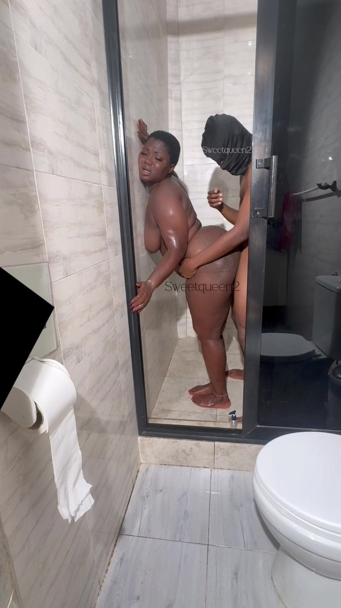 Sweetqueen2: Duştan çıkmadan önce şıplak.