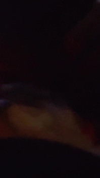 Porra prostituta chupando o pau duro do papai