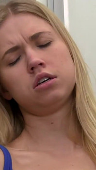 Entzückende violette masturbation