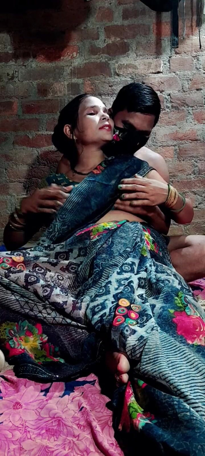 Renudbf: Video seks bhabhi panas desi kampung bhabhi yang baru berkahwin