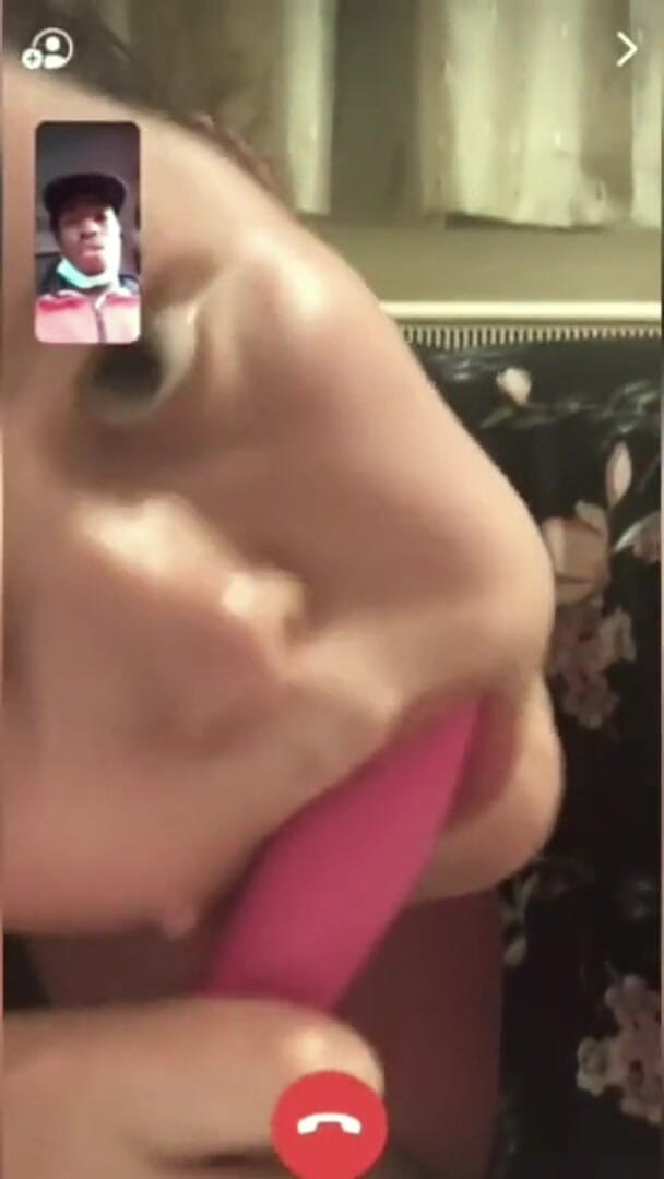 Real homemade BBW BBC porn: Youngenglishbbw videollamada follando mi gordo y mojado coño bbc nata4sex...
