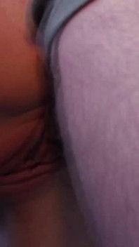 Curvă matură sexy sondată anal în fața mașinii