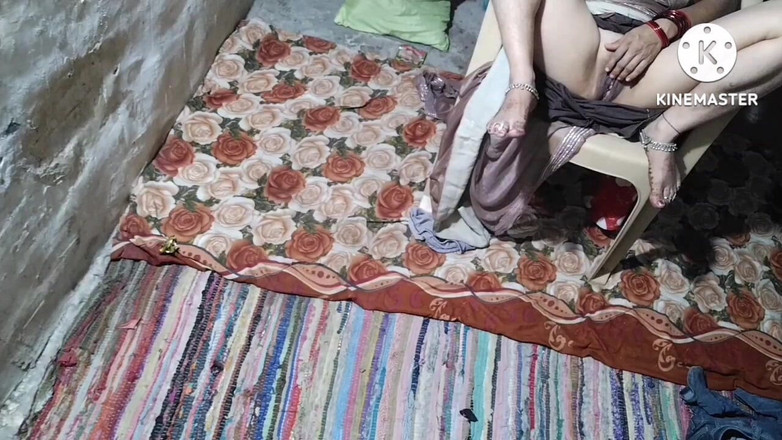 Saxesageth: 아주 귀여운 인도 섹시한 주부 남편과 섹스는 매우 귀여운 섹시한 아가씨를 즐길 수 있습니다.