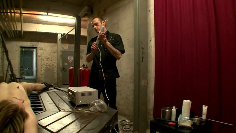 Absolute BDSM films - The original: Orgazmy kary - rozdział # 03