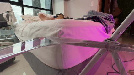 Dyavol: Malý člověk se snaží vstoupit do mého análního otvoru