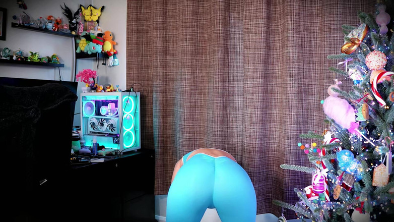 JessieHH: 1-й класс по йоге с Jessiehh бесплатно