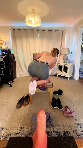 JessieHH: Zkoušení oblečení v tělocvičně, nadržená a udělala se při joi