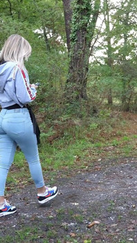 La bella marine di 18 anni ha il suo primo cast porno