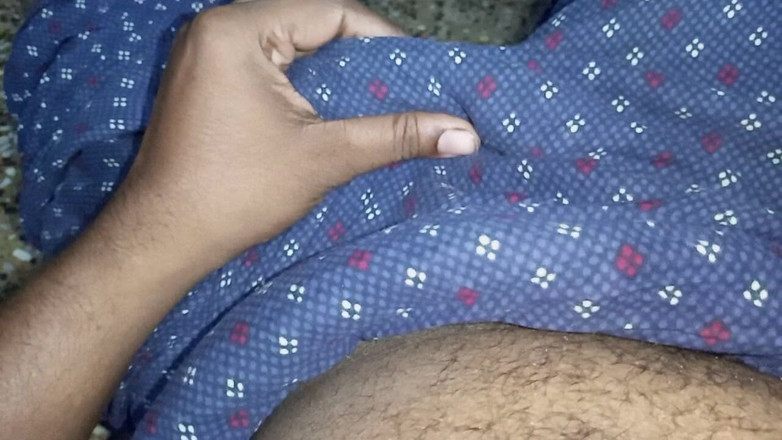 Sweet Indian cock: Indický gay kluk sání a lízání prsou