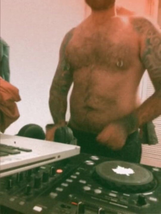 Phillholes: Dj excité