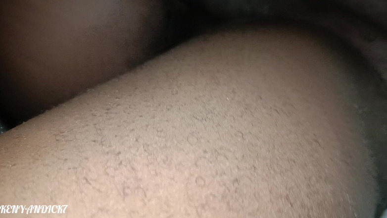 Kenyan Dick: Cặp đôi cưỡi ngựa khiêu dâm tự chế và bắn tinh...