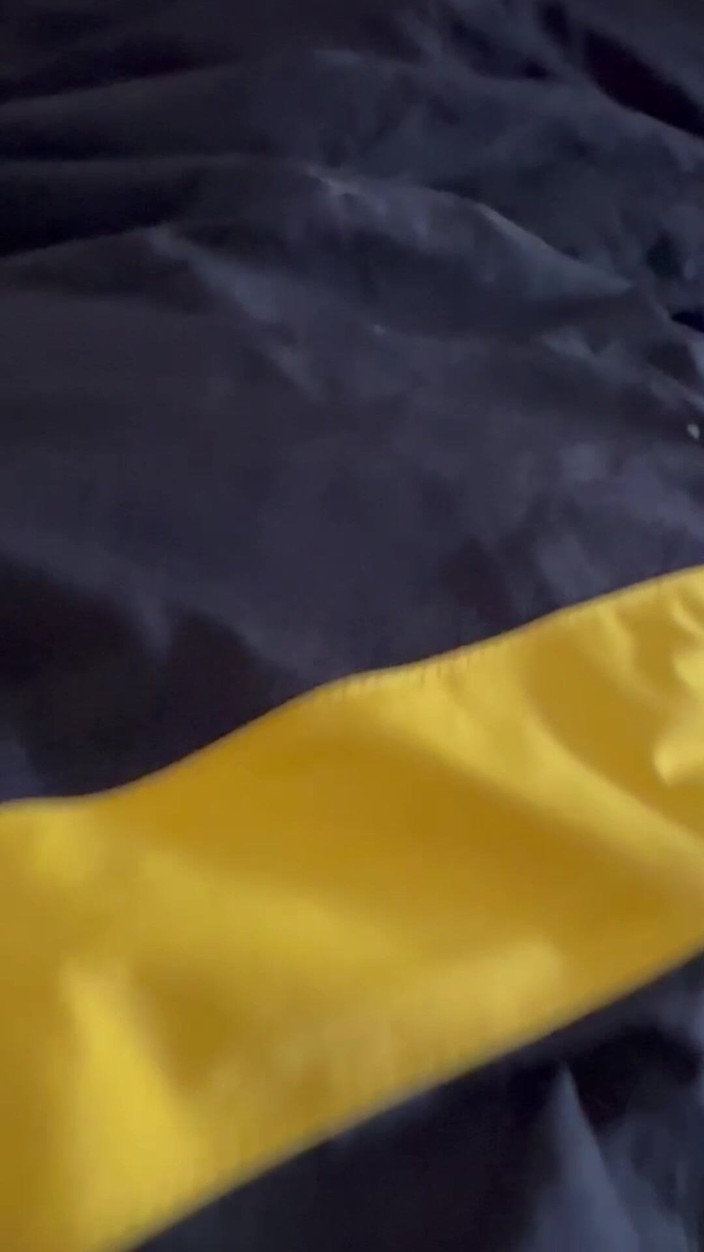 Gay Soldier Stuff: Solider dell'esercito in uniforme si masturba il suo cazzo duro...
