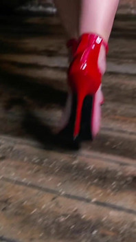 Merah Sangat Panas