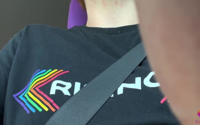 Kapri Sun: Une trans se branle au volant