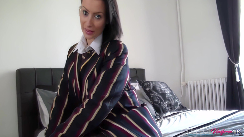 College Uniform: Blazer a Strisce Con Kelli Smith