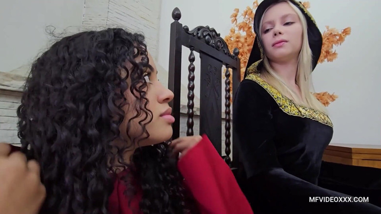 MF Lesbian: Pepek manis Vivian untuk menjilat