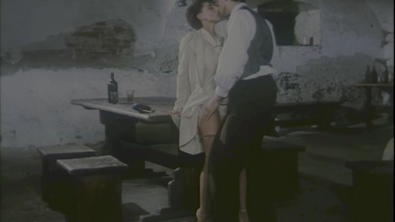 pornitaliangraffiti: Sarah Young, Eski Sevgilisiyle Yatmayı Hayal Ediyor