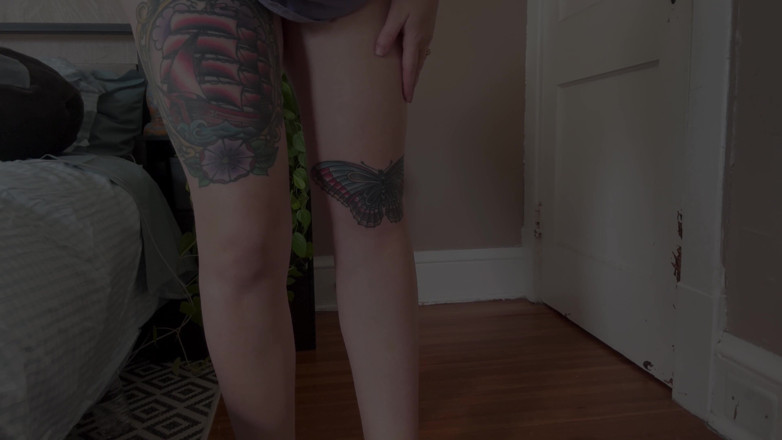 luxury_slut: Horny Redhead Bounces on Her Unicorn Dildo Until She Soaks...