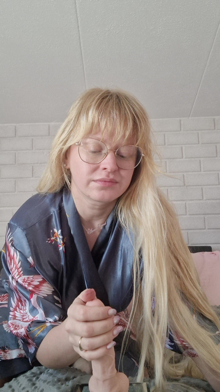 Anna Lynx: Bú và cưỡi con cu của bạn