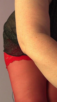 Moja dojrzała żona zdradza mnie przed kamerą internetową. Pulchna milf z dużymi piersiami.