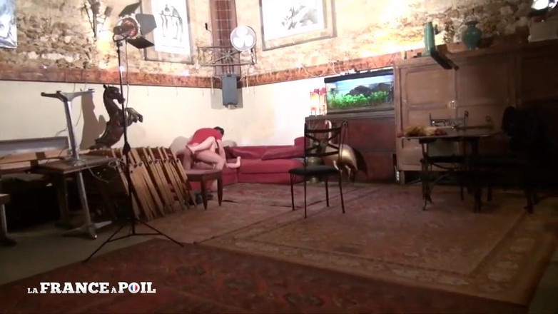 French Gonzo: 하드코어하게 따먹히는 섹시한 갈색 머리