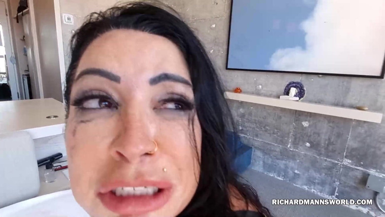 Richard Manns World: Monica Santhiago Vs Richard Mann