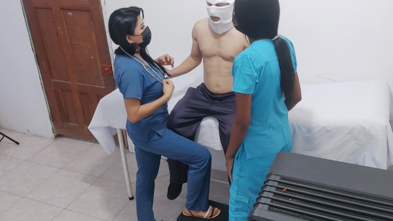 NEGRITA SEXY: Porno da infermiera!! Seducono un Paziente per scopare in Ospedale.