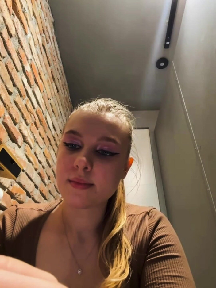 JuiceLussie: Tvrdý trénink v tělocvičně s dívkou s velkým zadkem