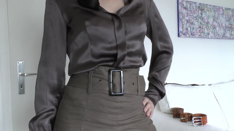 Lady Victoria Valente: Spännande bältespassning med linnekjol, del 1, Lady Victoria Valente