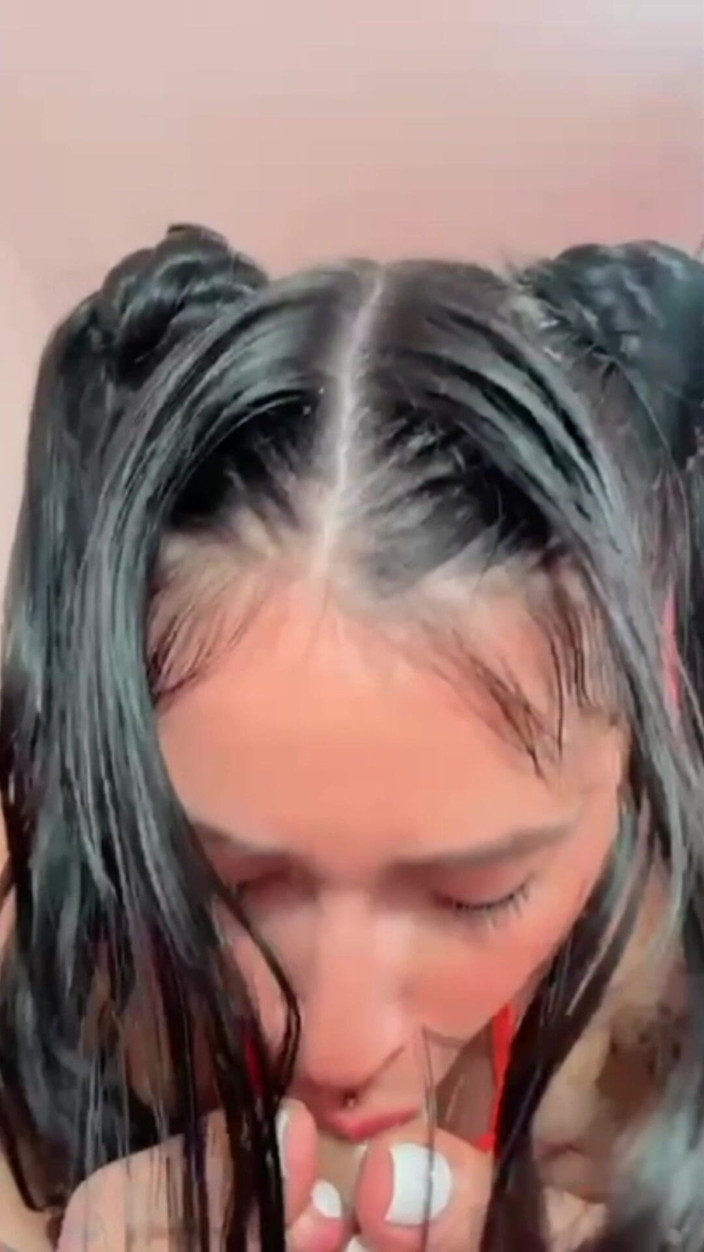 Msschloee: Сьогодні я хочу бути твоєю повією