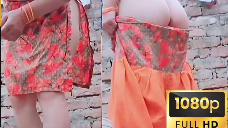 TricolorMusic3: Saya sedang mandi berbogel, seseorang menonton kami di sini, rasanya...