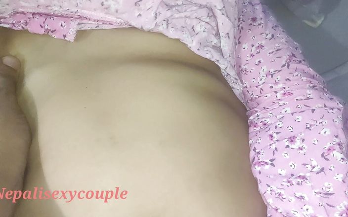 Nepalisexycouple: Секс непальої дружини. Як сумно в фургоні Anteera Jhan Majale Thekera Chikek