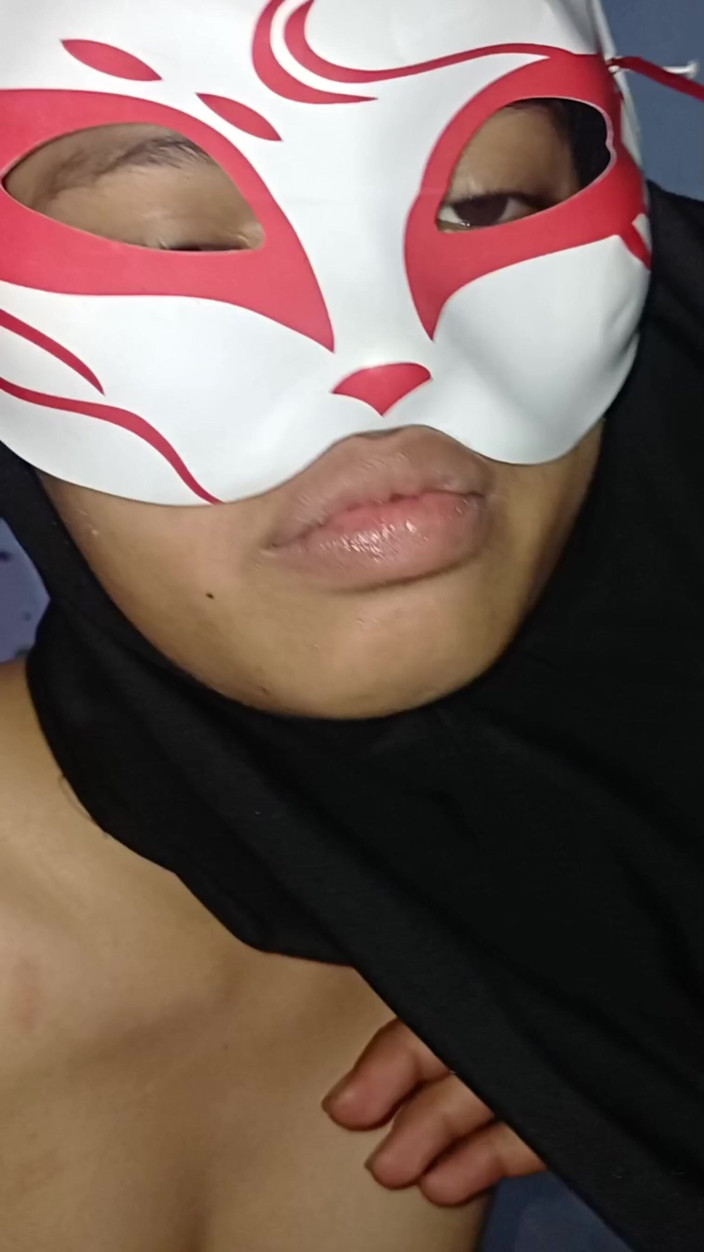 Theresia Nirvana: Farmecul fetei hijab