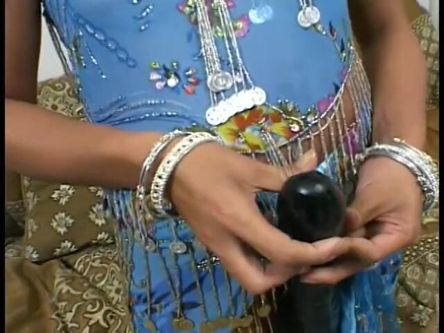 Indian Goddesses: Si cantik India dalam sari rani Khan biru gemar membersihkan...