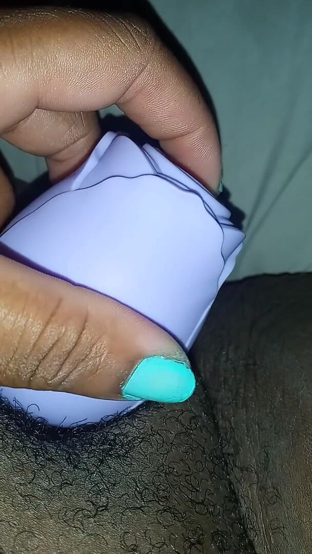 Juicy body goddess: Vibrându-mi clitorisul suculent