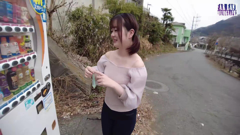 Far East pornography: Kondom-gulp Bloudí jako odvážná mladá kráska vysává každou teplou kapku...