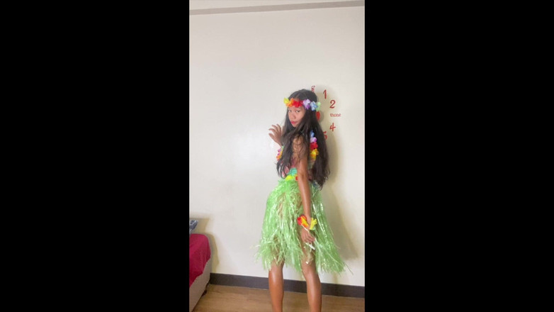 creamberryfairy: Hawaiian Strip Dance