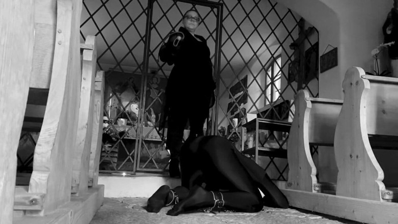 Mistress April: Dominatrix nyonya April - pengakuan