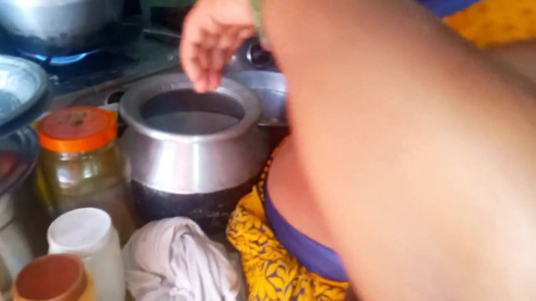 Priyanka314: Indiancă Desi Bhabhi gătit sex cu înregistrare de acasă