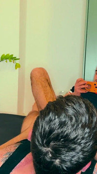 Um cara italiano fode um cara sírio