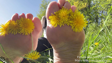 LizaVirgin: Liza Virgin footfetish outdoors