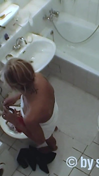 Dans la salle de bain