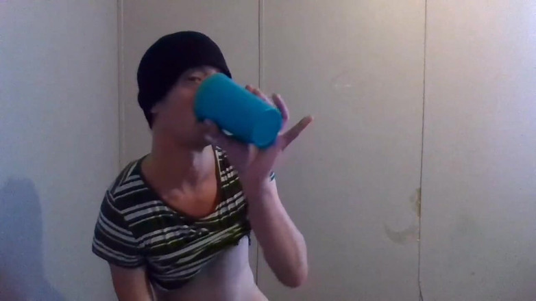 LilTaste: Orinando fetiche fanclub video del mes septiembre 2020