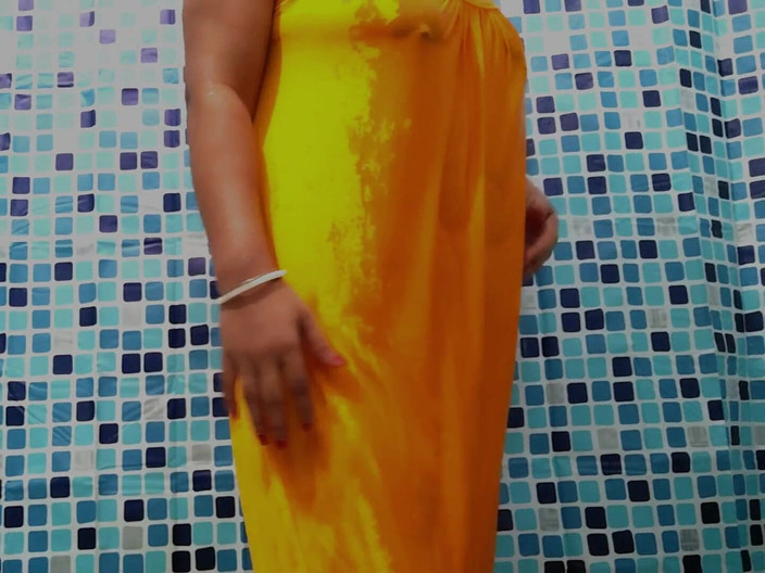 monabhabi: Индийская индианка дези бхабхи с большими сиськами, сексуальная Mona, полностью обнаженная, купается в первый раз