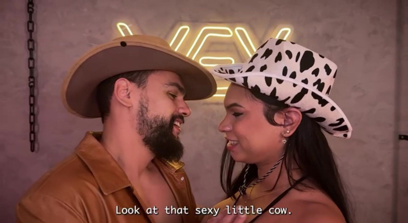 Talassa: Une belle trans baise avec un cow-boy