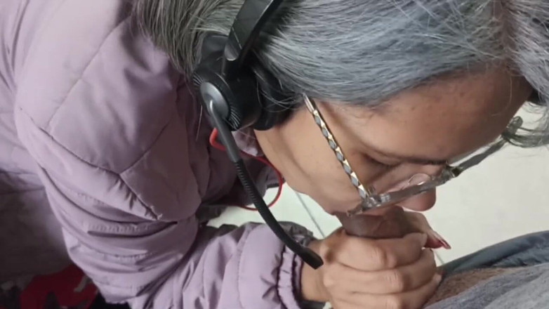 Swingersamateur40: 내가 일하면서 네 자지를 빨아주는 거 좋아해?