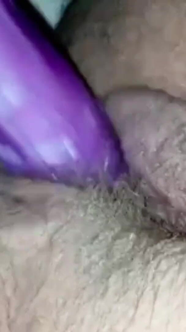 Real homemade BBW BBC porn: Bbwbootyful lutscht meine harten nippel und hämmert meine haarige, fette...