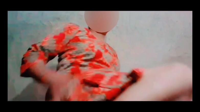 TricolorMusic3: 그녀의 Salwar 정장 위에 그녀의 가슴을 누르고, 그녀는 천천히 참을성이지고 모든 옷을 제거