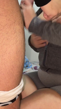 Soția prietenului său este o curvă cu fundul mare și are parte de pula cuiva foarte tare