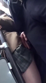Caos no trem lotado. um momento repentino se transforma em algo inesperado - part4